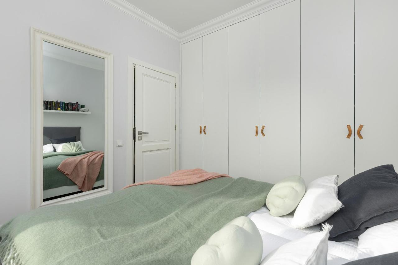Cozy Apartment Gieysztora Wilanow By Noclegi Renters Varsóvia Exterior foto