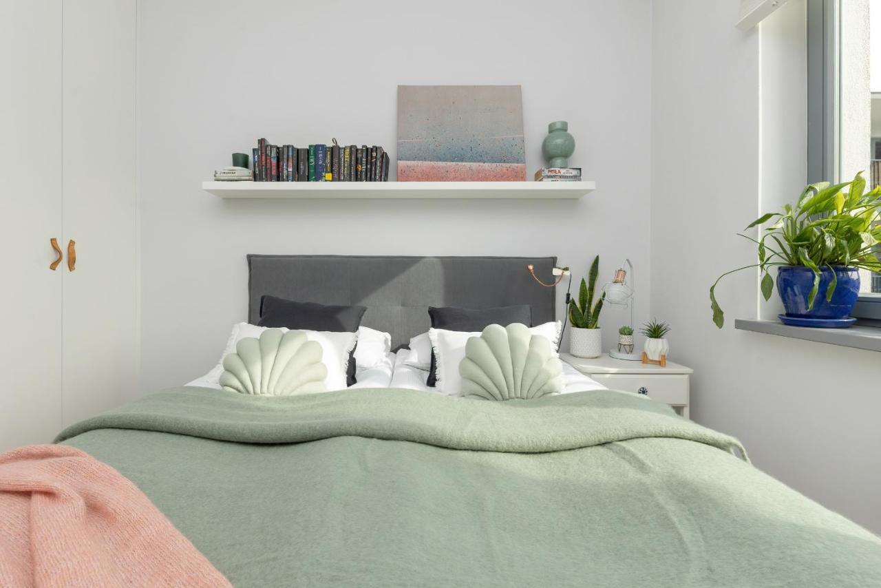 Cozy Apartment Gieysztora Wilanow By Noclegi Renters Varsóvia Exterior foto